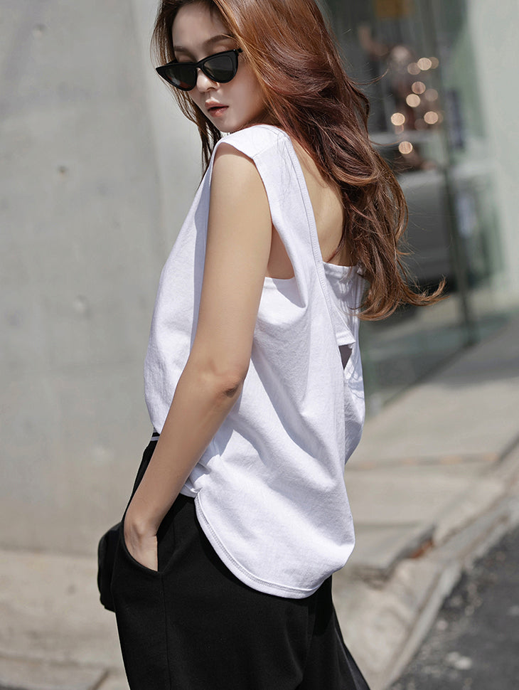 E2445 Back Slit Sleeveless