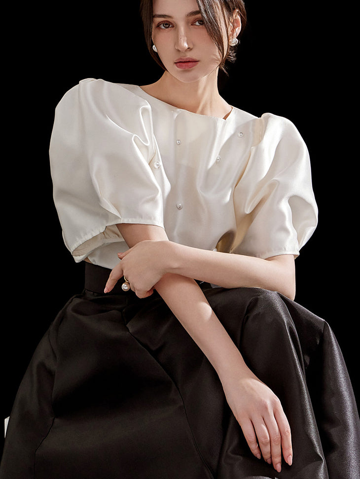 B2920 Pearl Point Puff-sleeved Blouse
