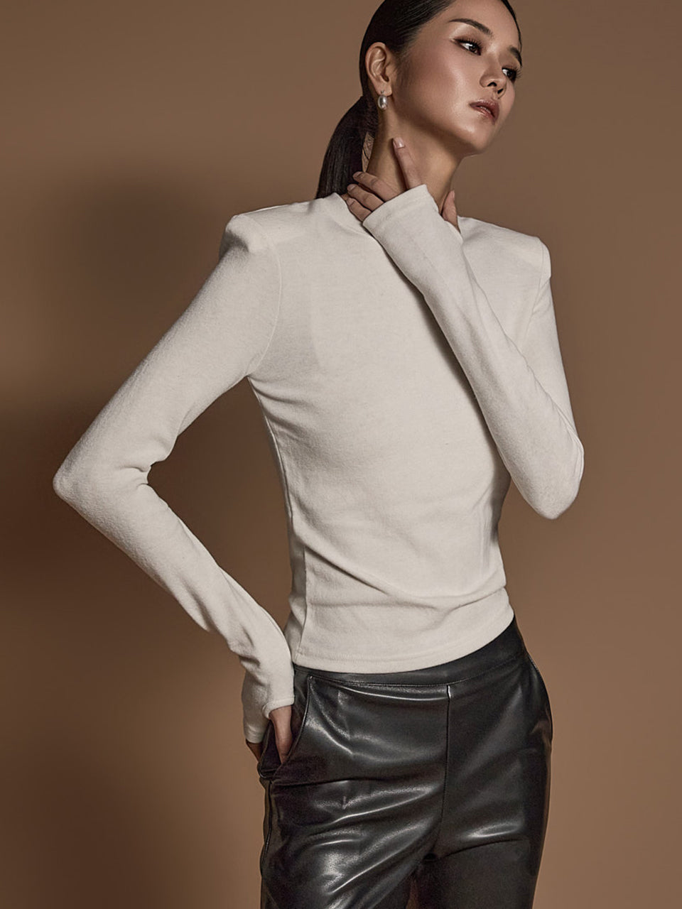 E3637 ショルダーパッドウォーマートップ