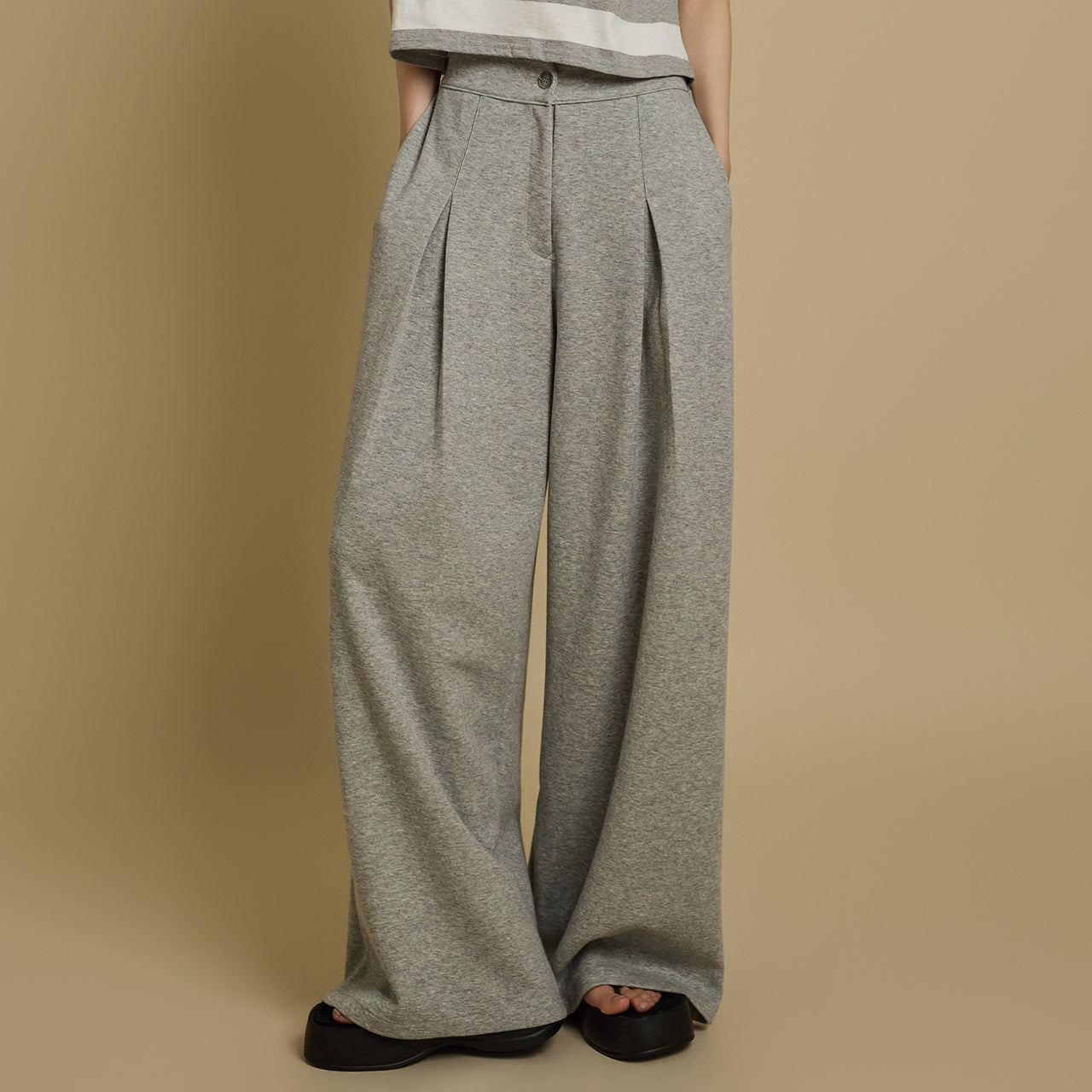 P3456 ピンタックパンツ