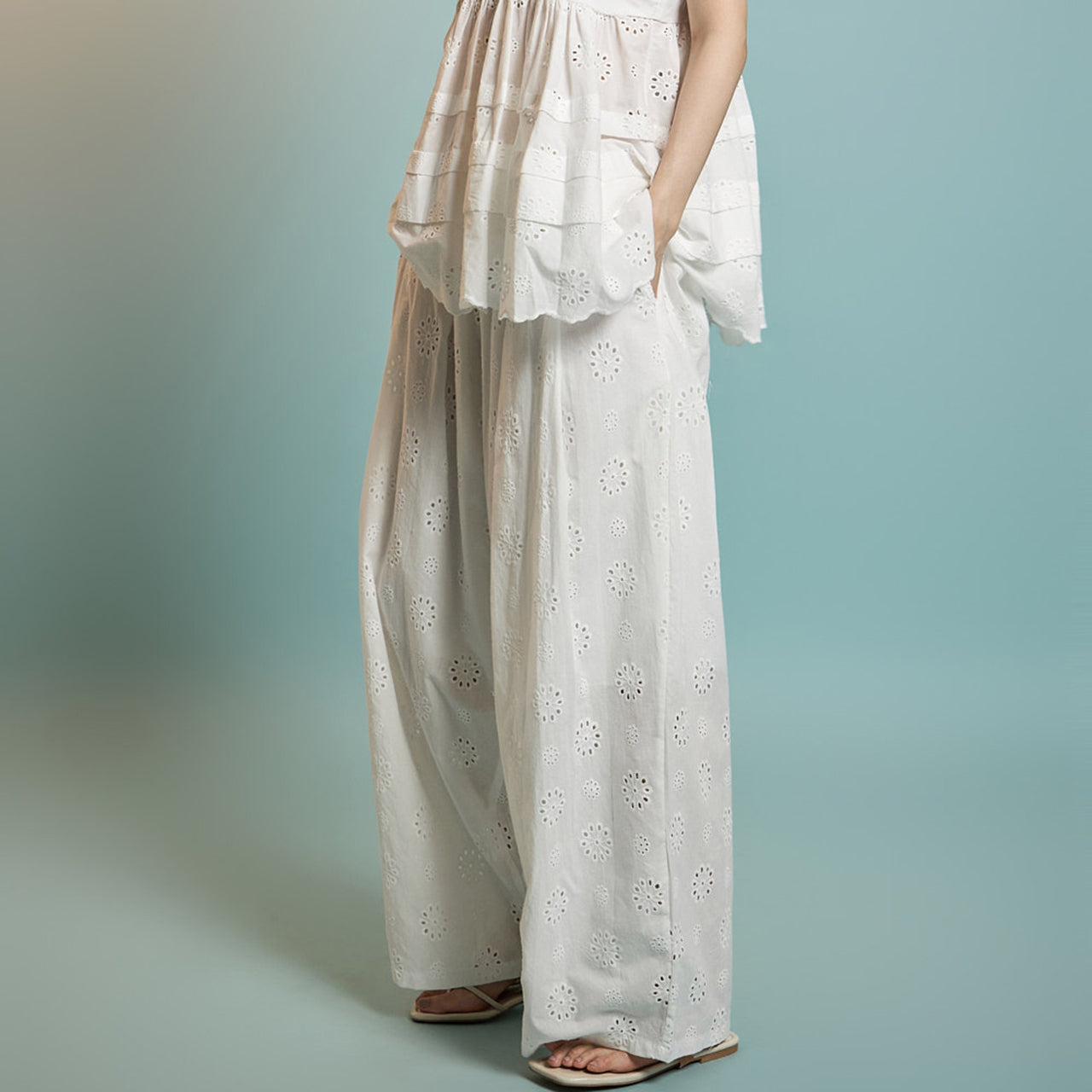 P3534 アイレットパンツ