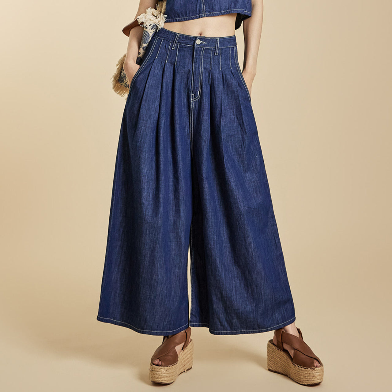 PJ591 Pintuck Wide Jeans