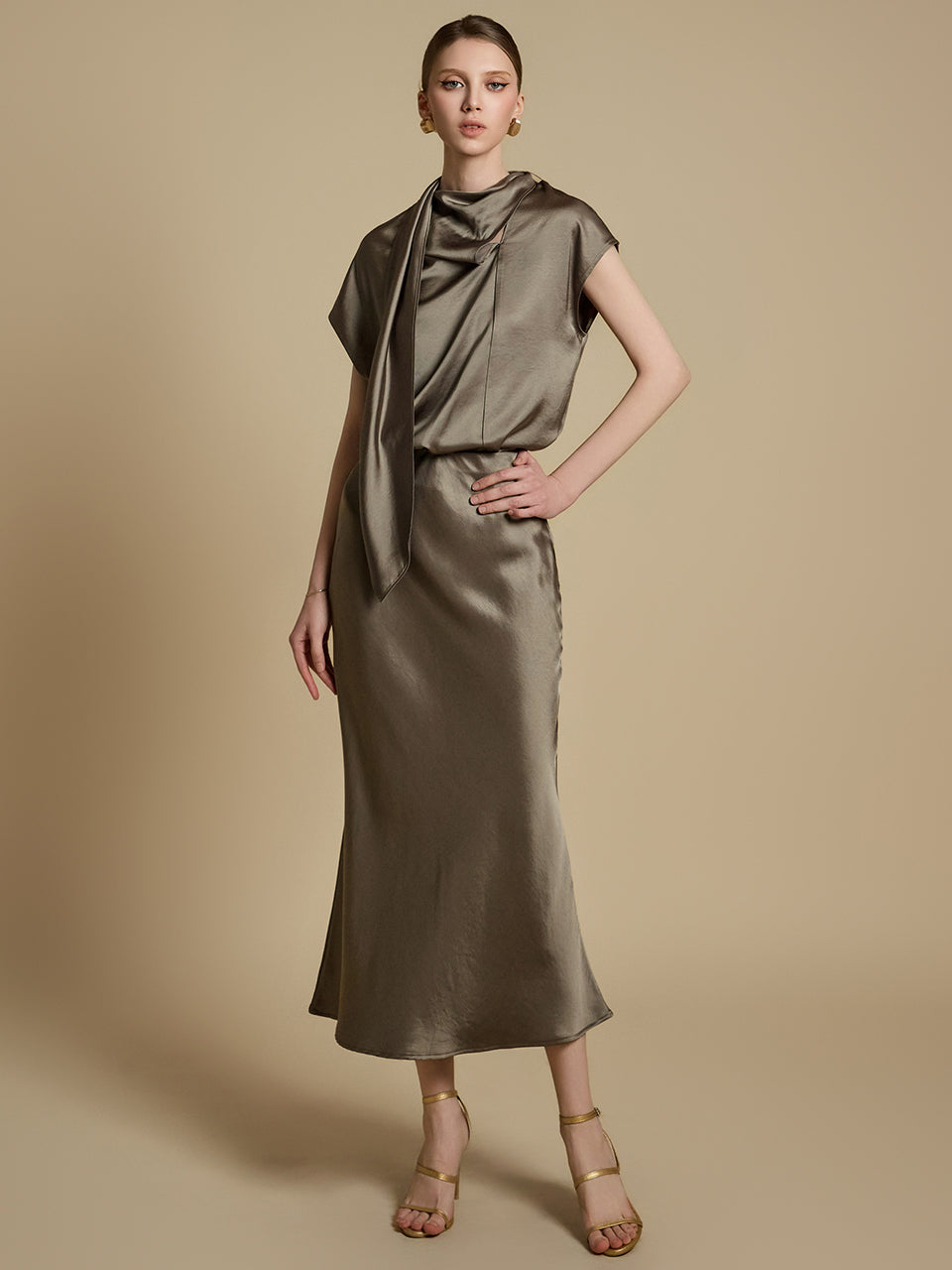 TP2123 上衣和裙子套装