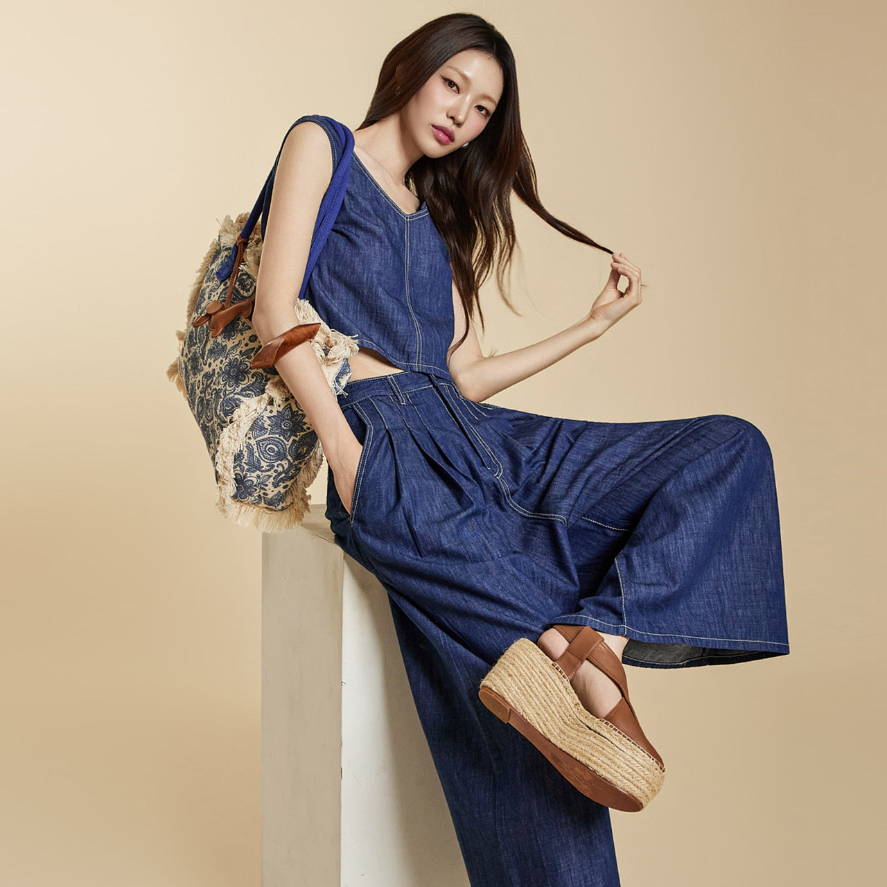 TP2208 トップスとジーンズのセット