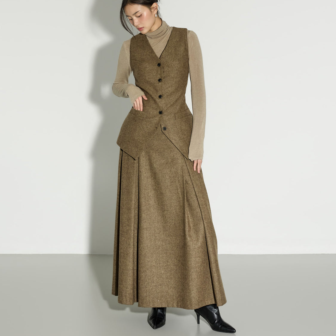 TP2311 Vest and Skirt Set