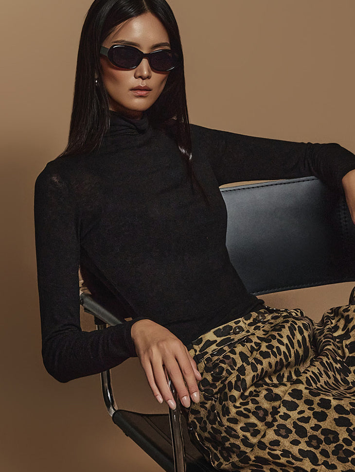 E3543 シアータートルネックトップ