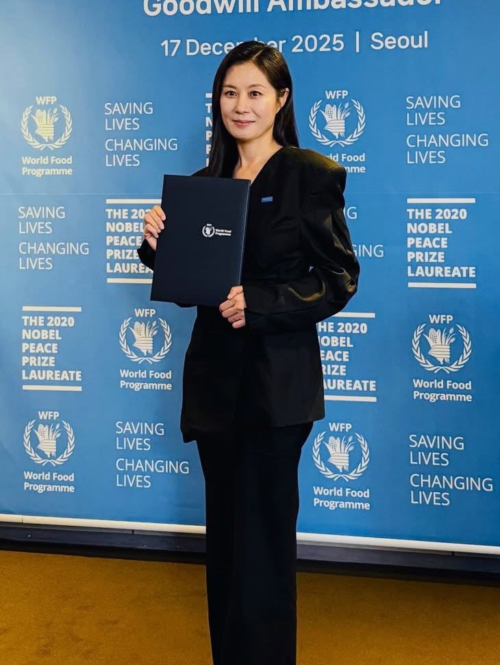 DINT CELEB<br><br>MUN SORI <br><br>KSH42O2JK004 & KSH42O2P003<br><br> KSH42O2TP005