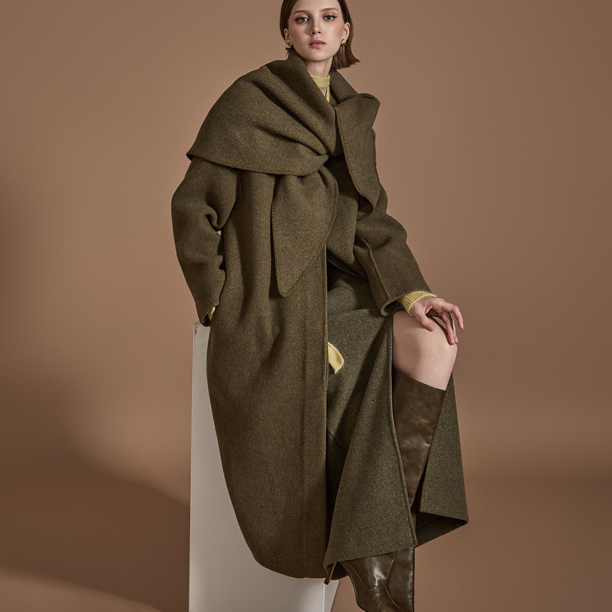 J2462 Wool Coat With muffler