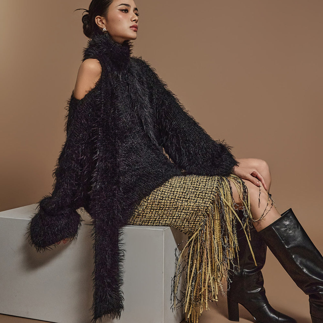 E3619 Net Fur Knit