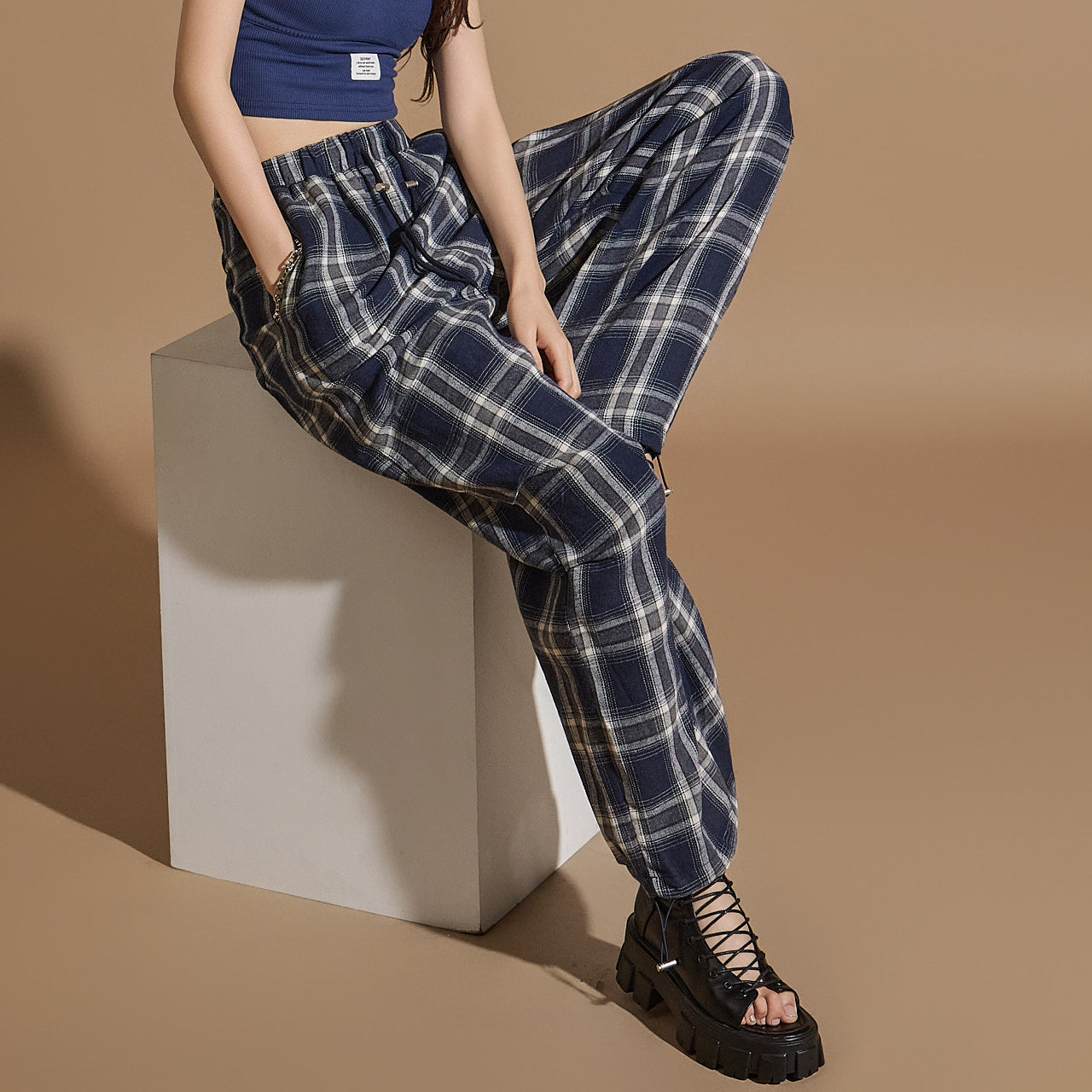 P3244 Plaid Pants