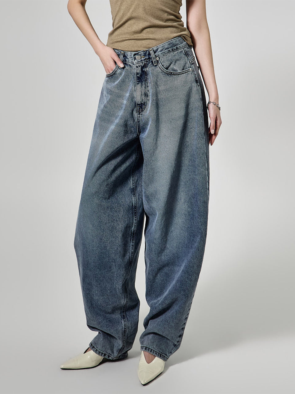 PJ629 Curved Jeans