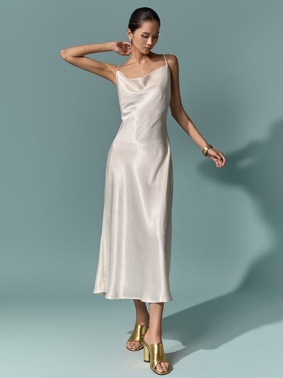 D5674 バックレス スリップドレス