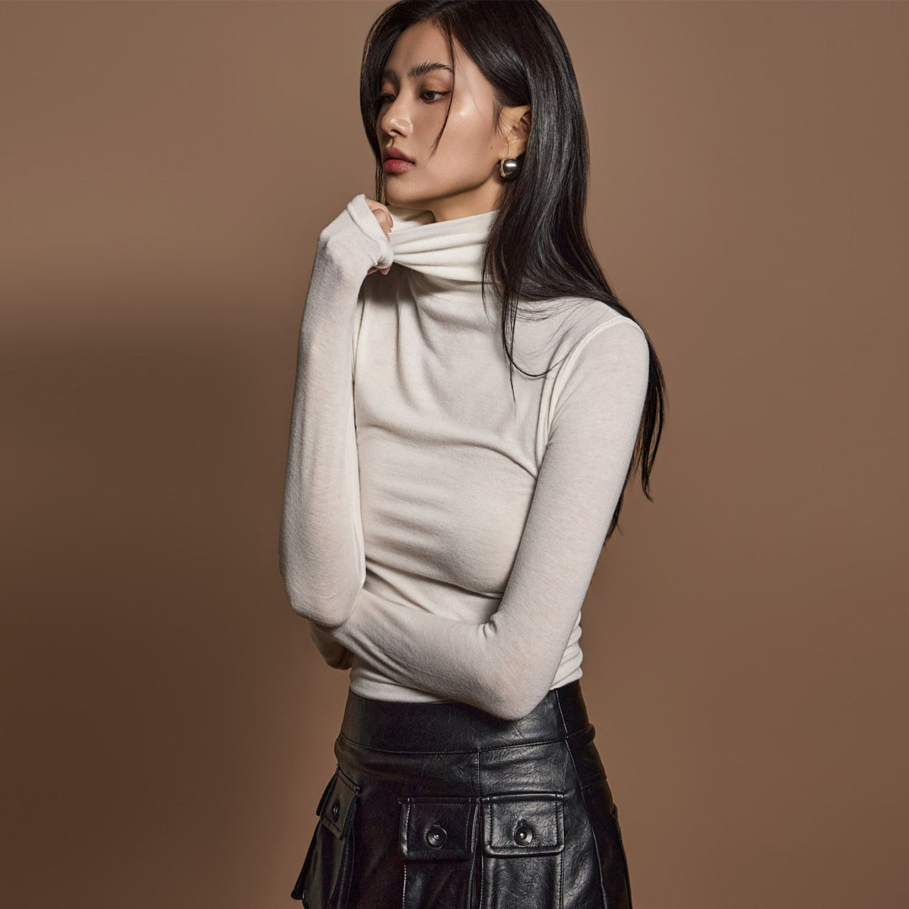 E3588 Slim Turtleneck Top