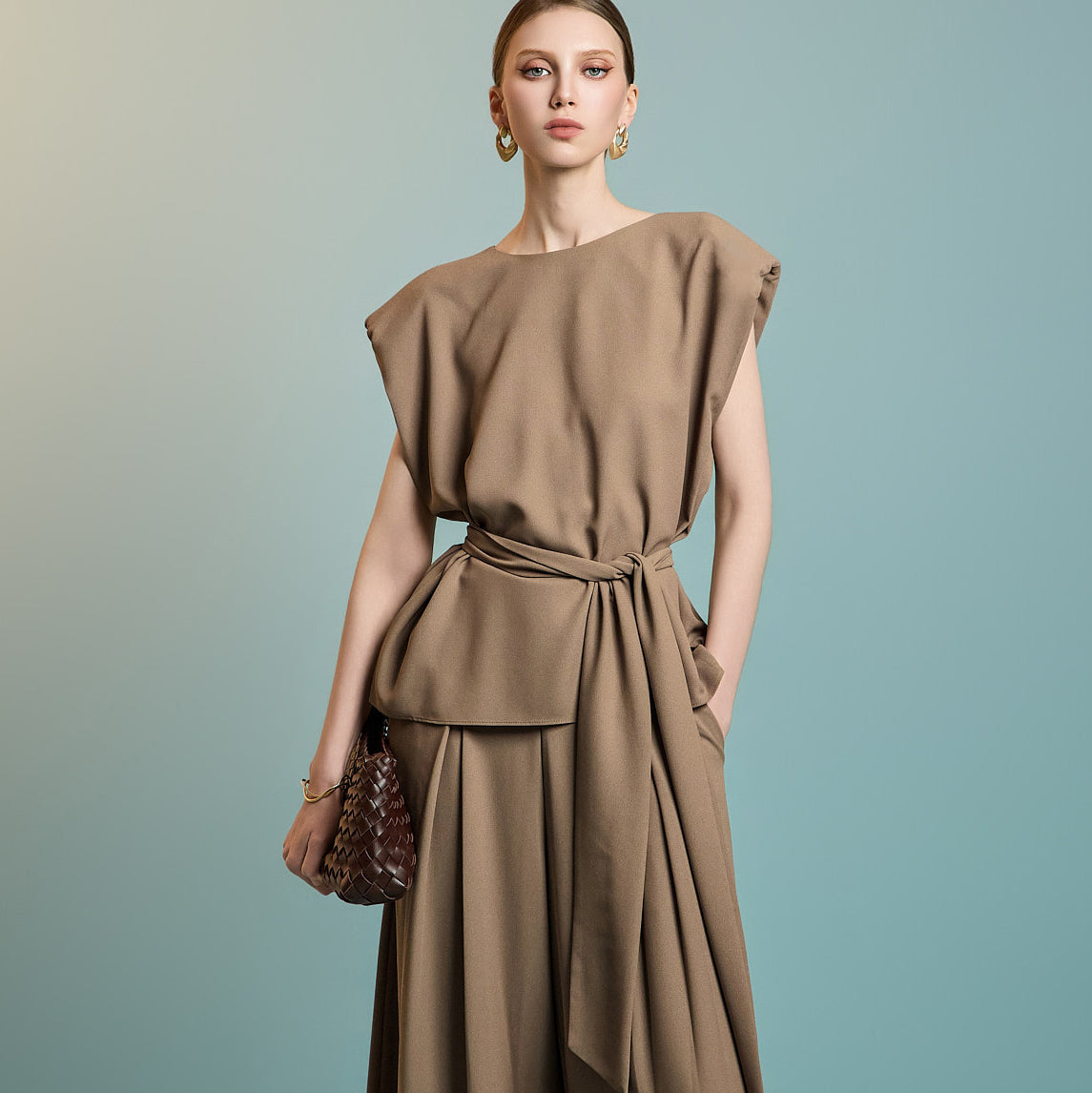 B3094 ストラップ付きノースリーブブラウス