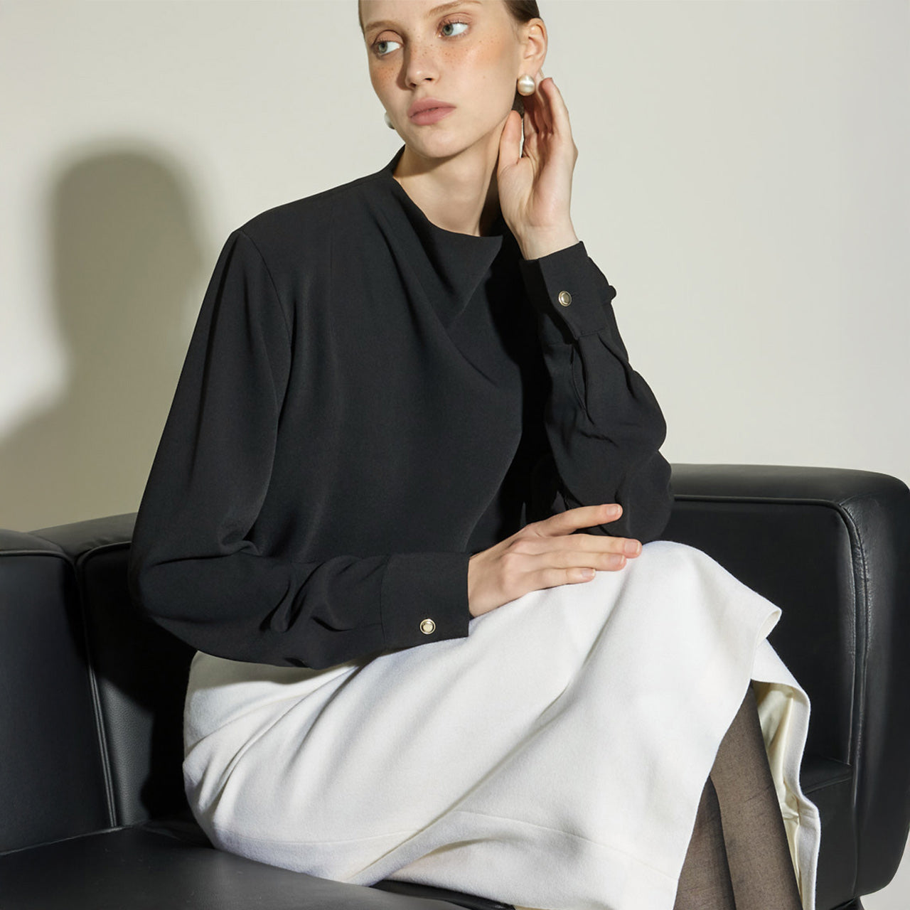 B3149 High-Neck Blouse