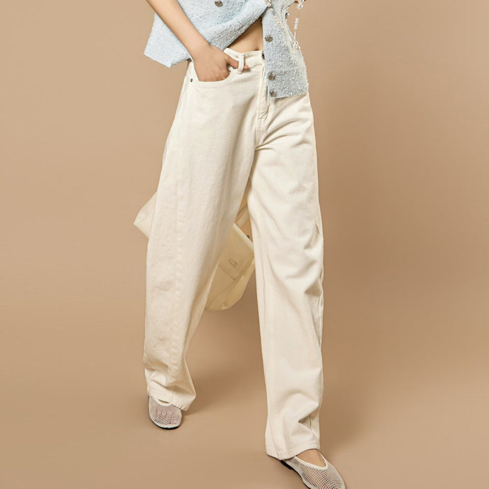 PJ657 Curved White Jeans