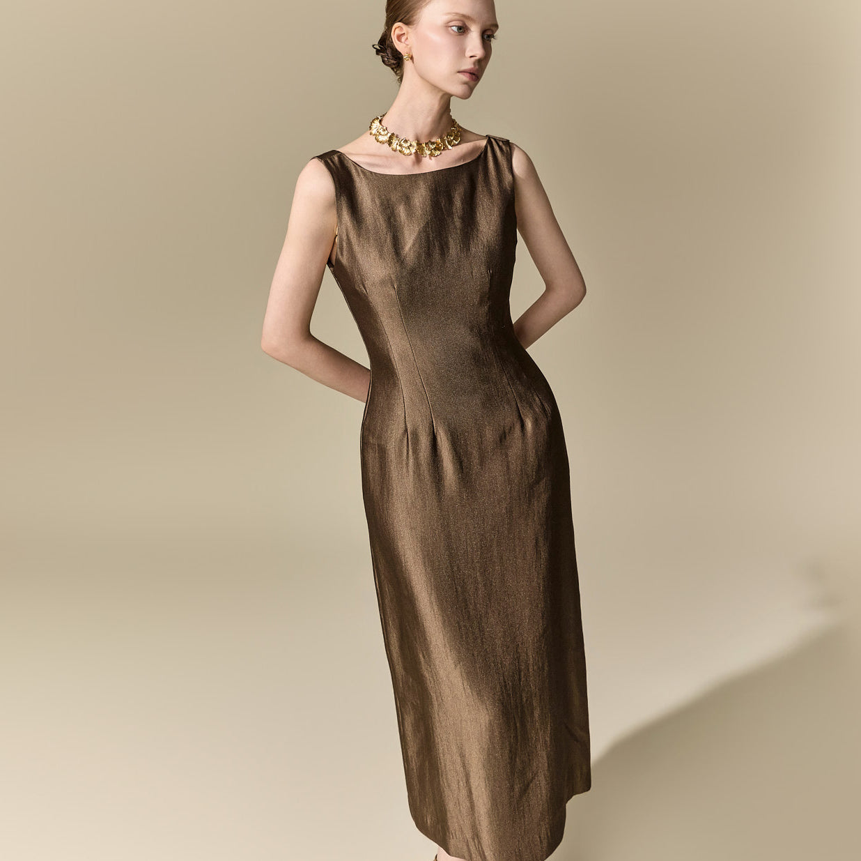 D5643 Minimal Slim Dress