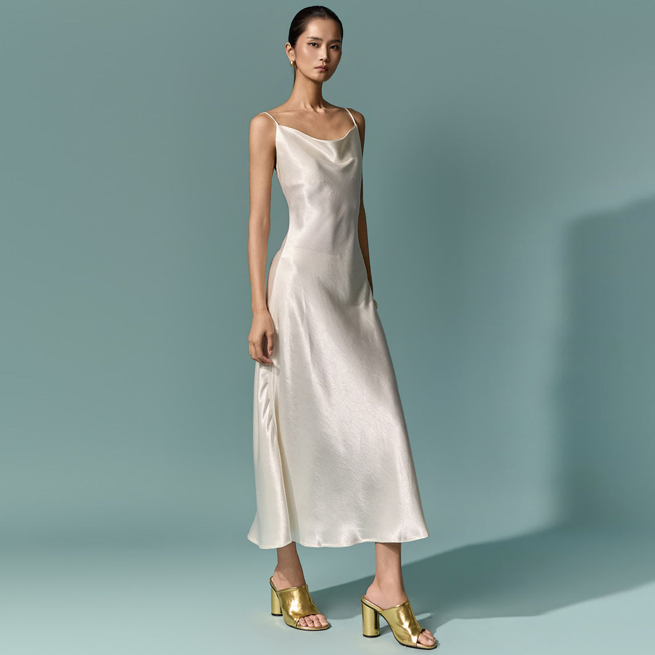 D5674 バックレス スリップドレス