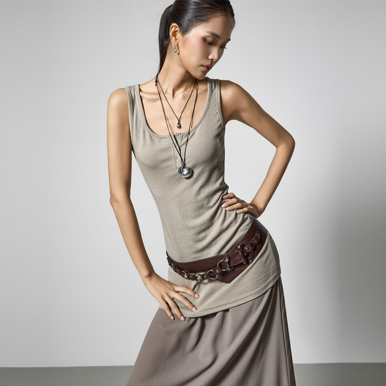 E4240 Soft Long Sleeveless Top
