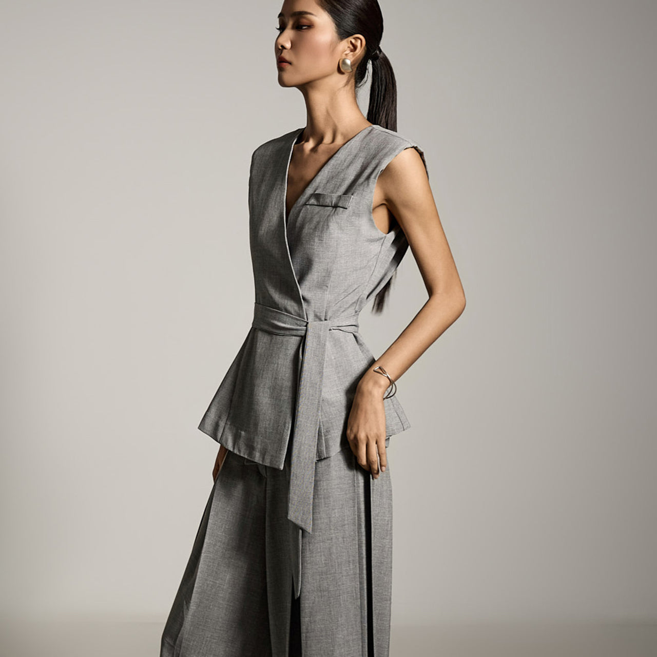 J2799 Vest with Strap