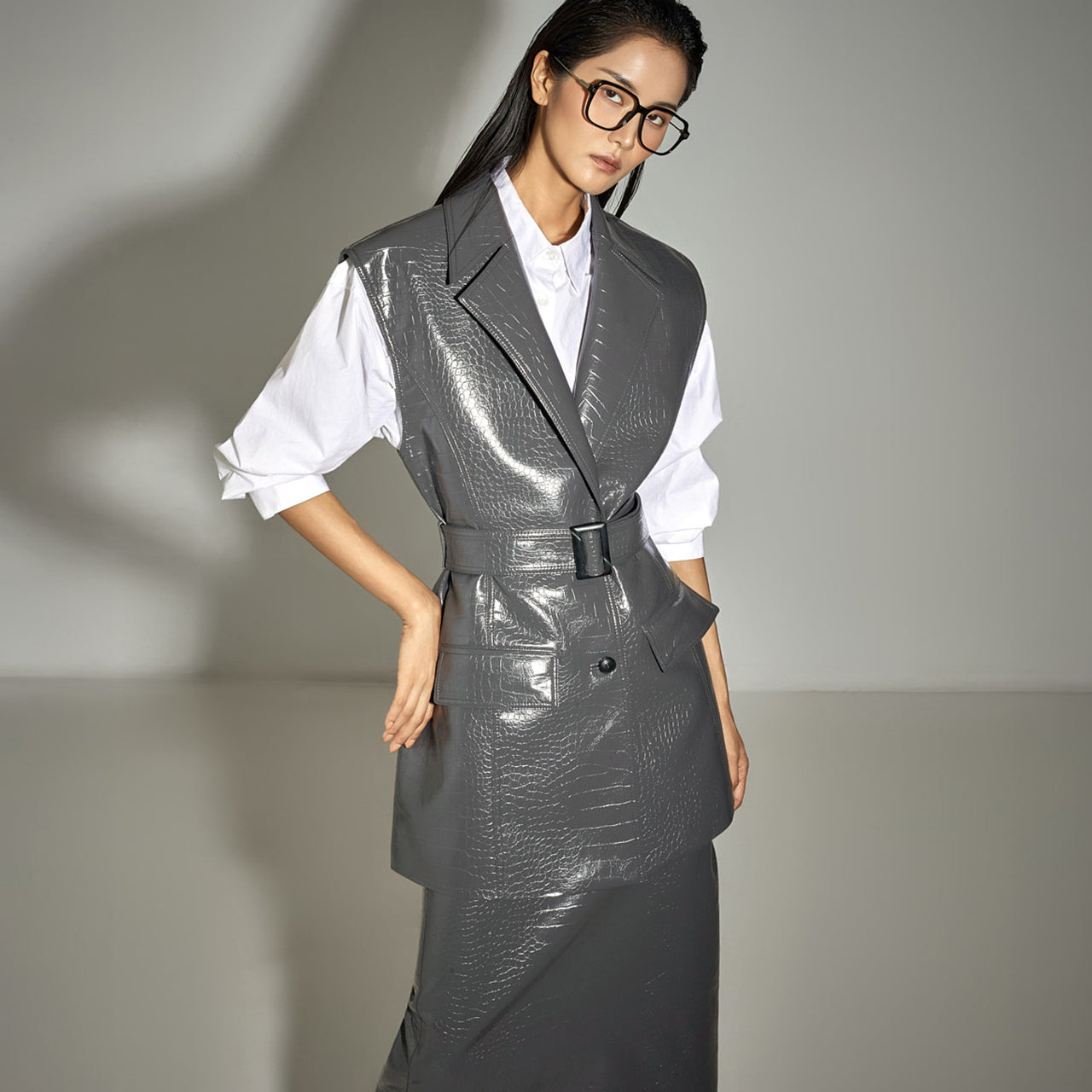 J2850 Vest with Belt