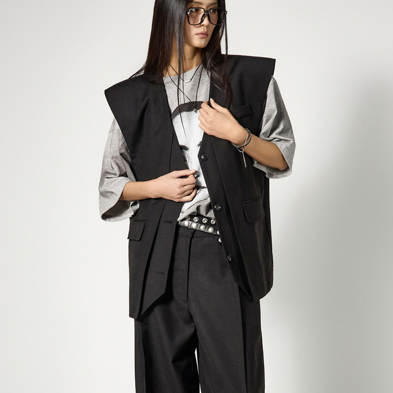 J3149 Tailored Single Vest