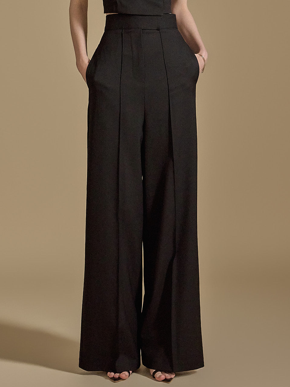 P9156 Pintuck Wide Pants