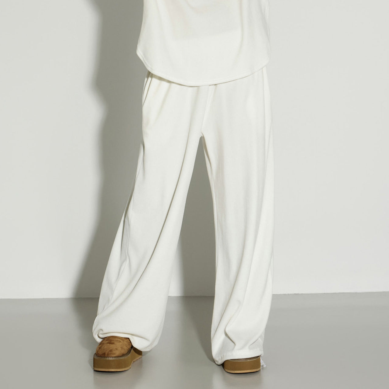 P3696 Velvet Sweat Pants