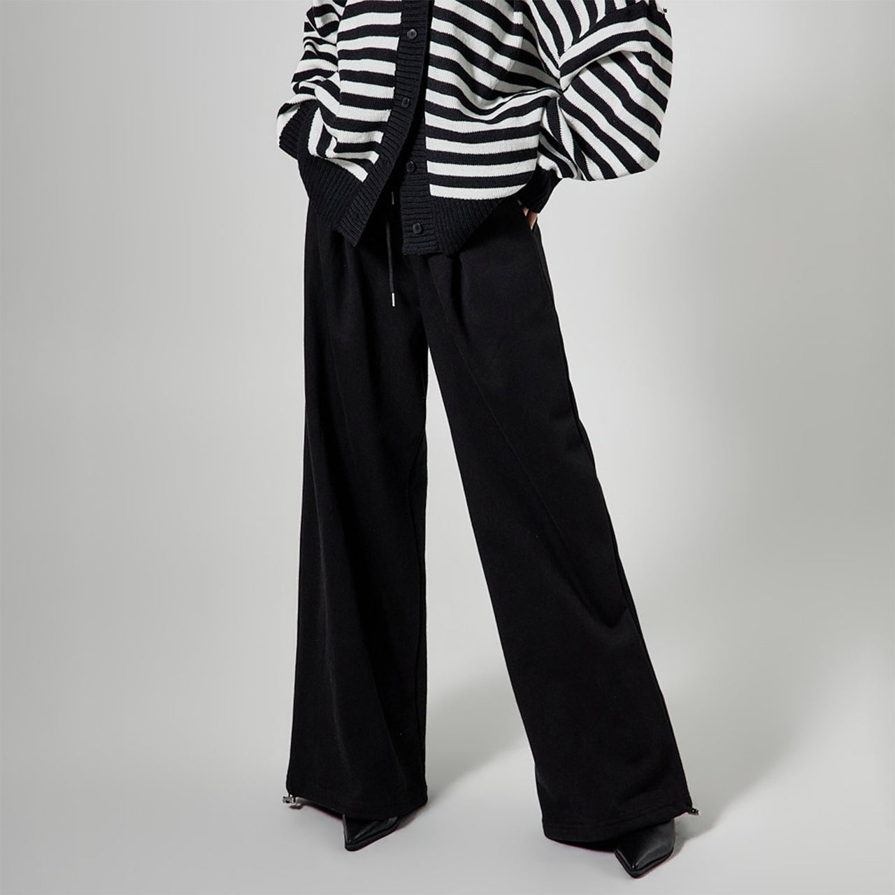 P3742 Wide Pintuck Sweat Pants