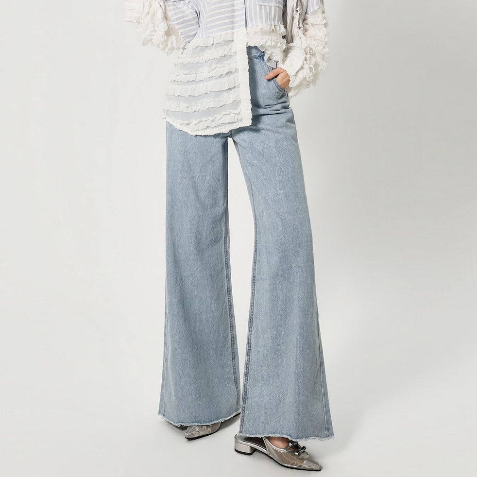 PJ637 Three-Button Wide Jeans