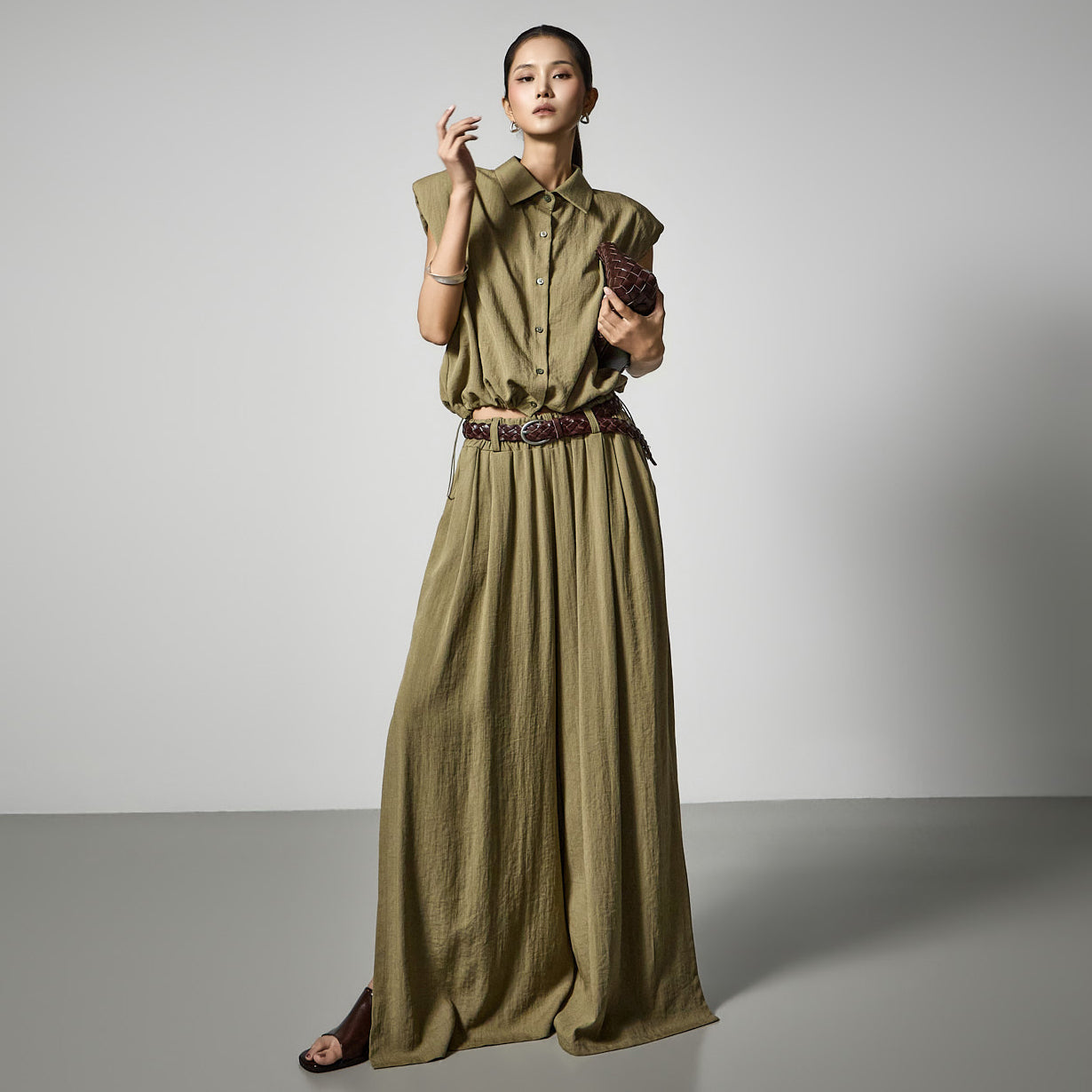 S893 Over-Shoulder Shirts