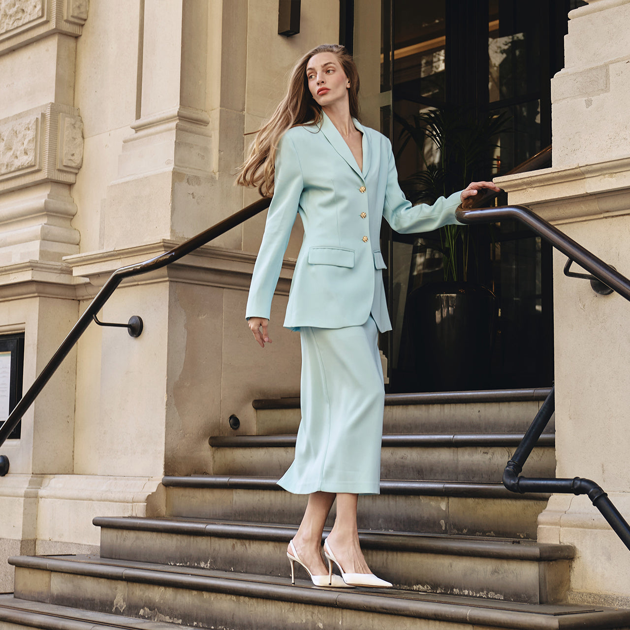 TP9170 夹克和裙子套装